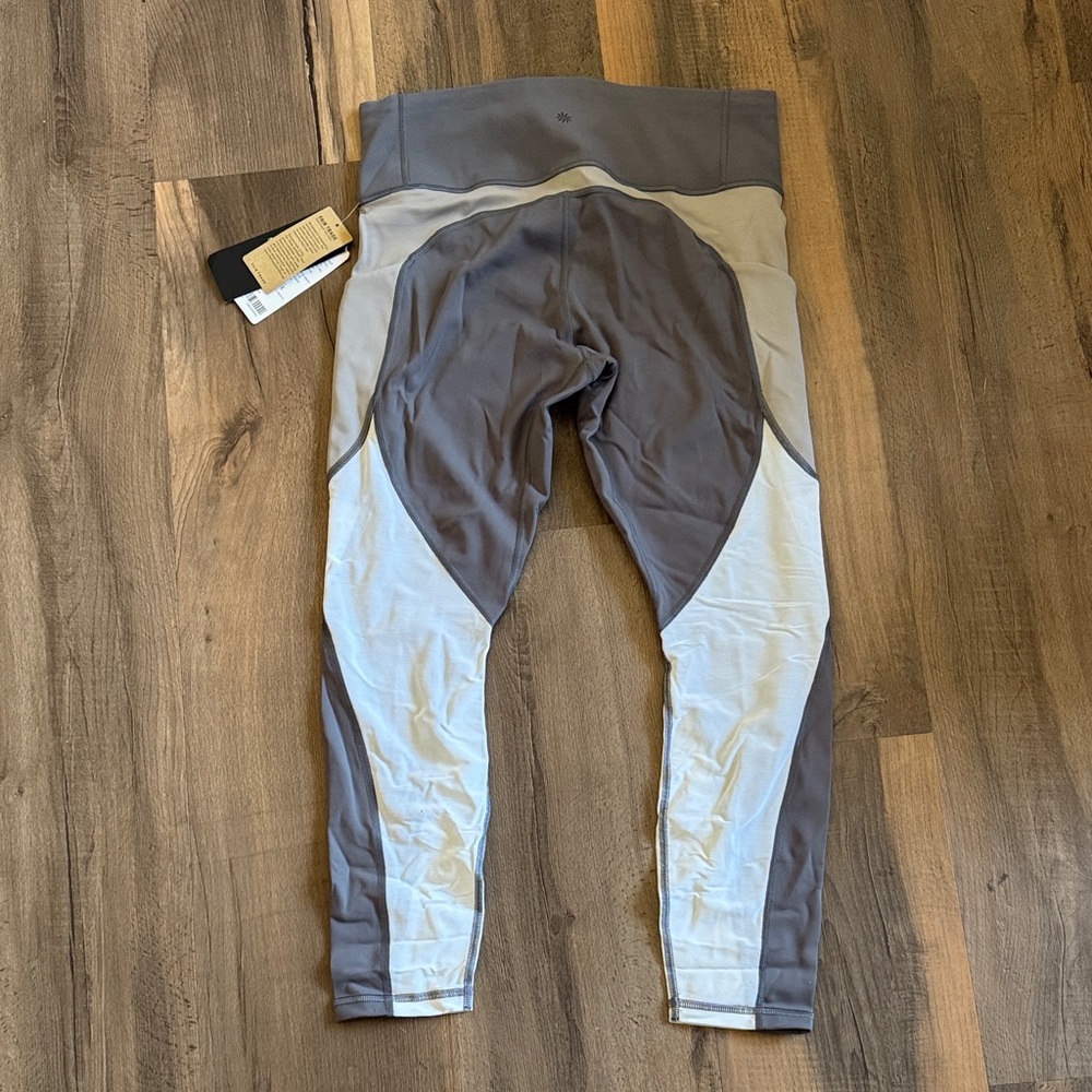 Athleta women’s Gray and Cream Leggings - NWT - Picture 12 of 13